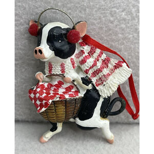 VTG 2006 Stouffer Resin Cow Christmas Ornament Earmuffs Picnic Basket Farm Decor